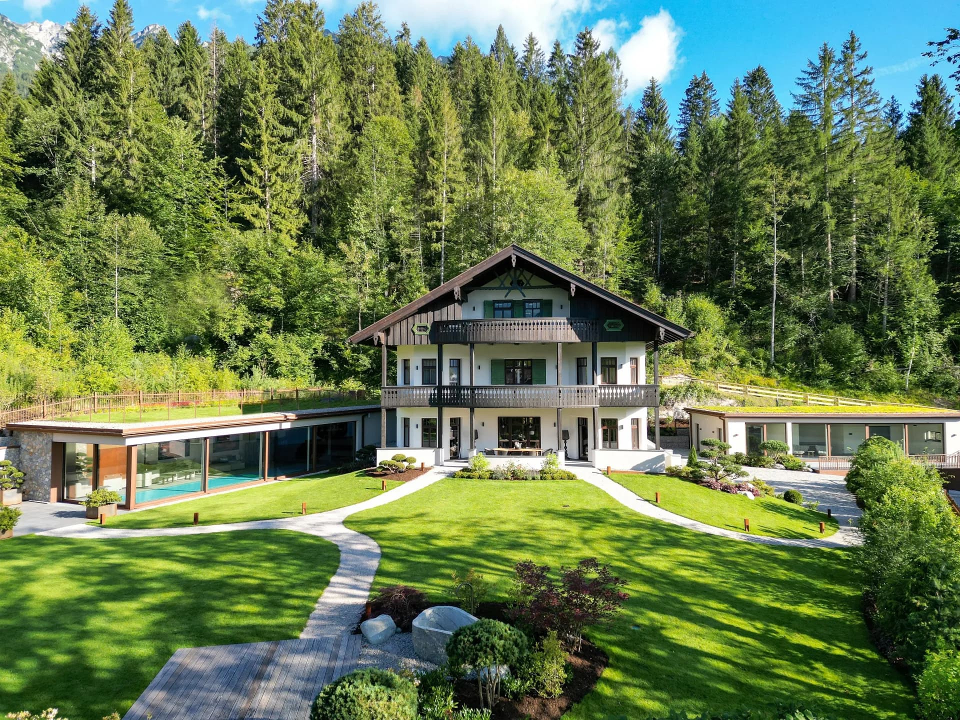 Villa Kramer Luxury Apartment in the Alps – Banner Image 1